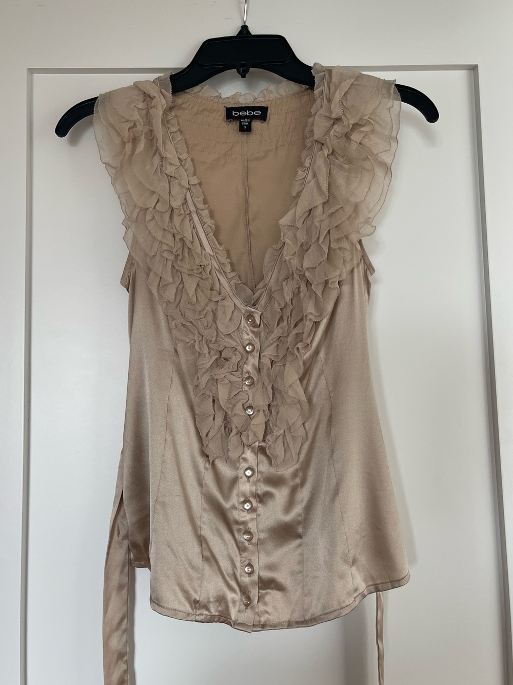 Cream Silk Ruffle Sleeveless Blouse Size S - Picture 2 of 5